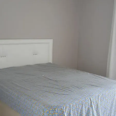 Strand Apartment
